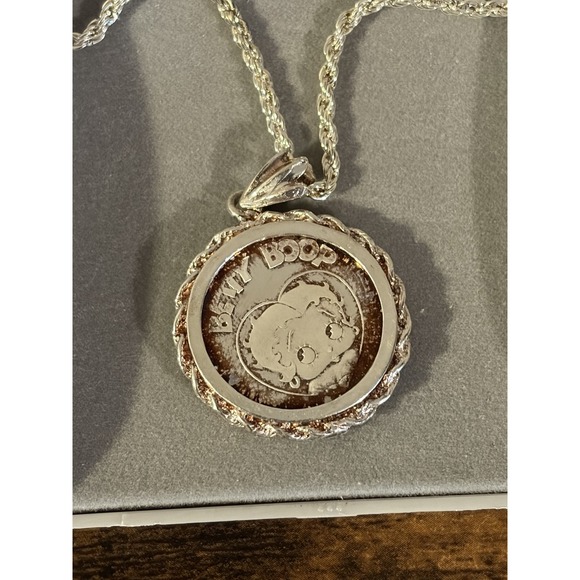 Vtg Betty Boop  .999 Sterling Silver Pendant Necklace With Chain - Picture 5 of 8
